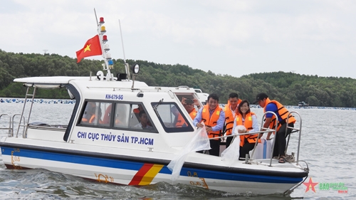 Hải đoàn 129 Hải quân tuyên truyền về biển đảo tại huyện Cần Giờ